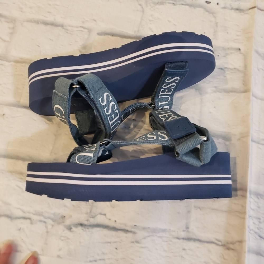 Guess sandals size 5 - Picture 4 of 9
